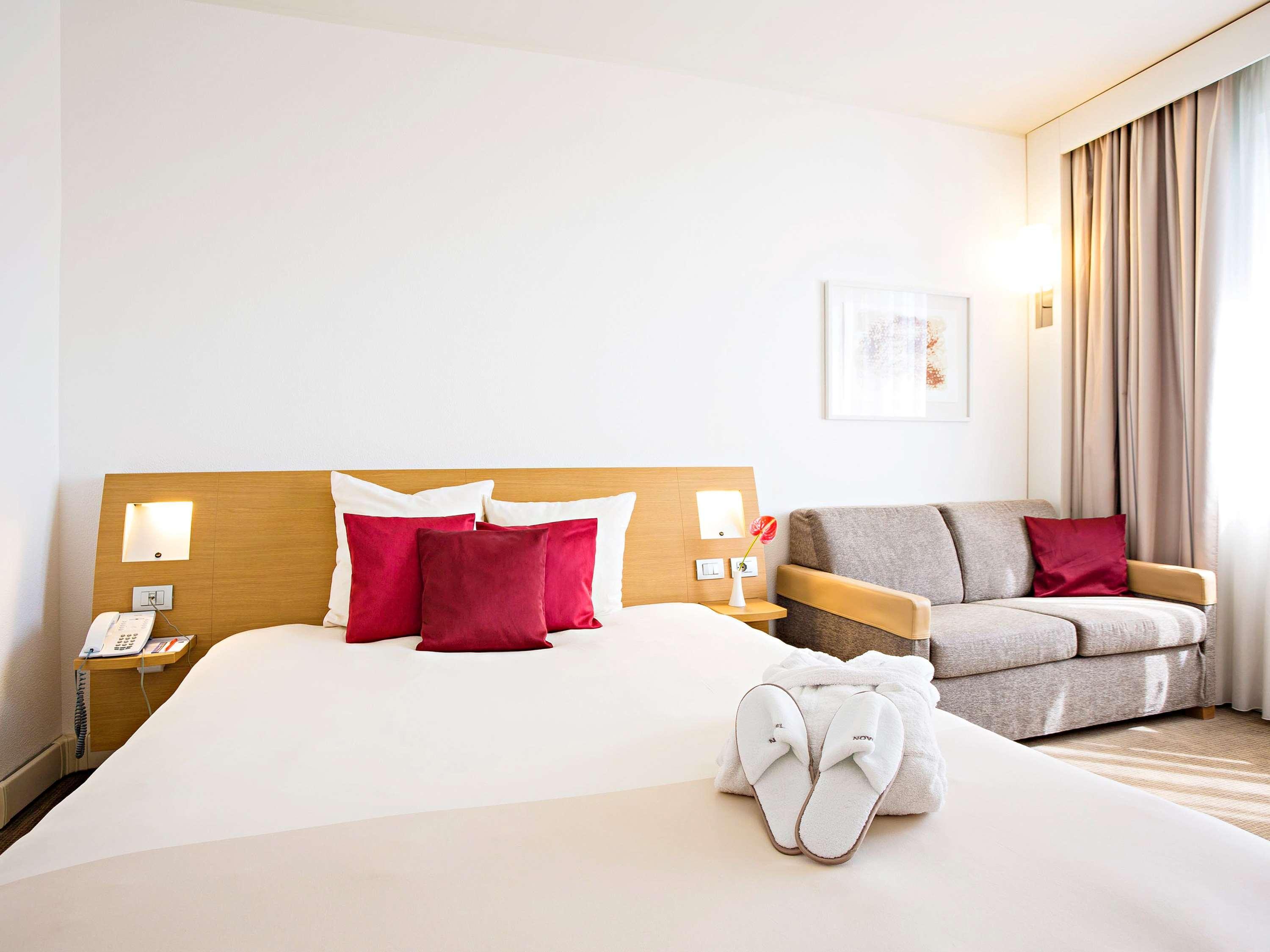 Novotel Salerno Est Arechi Екстер'єр фото