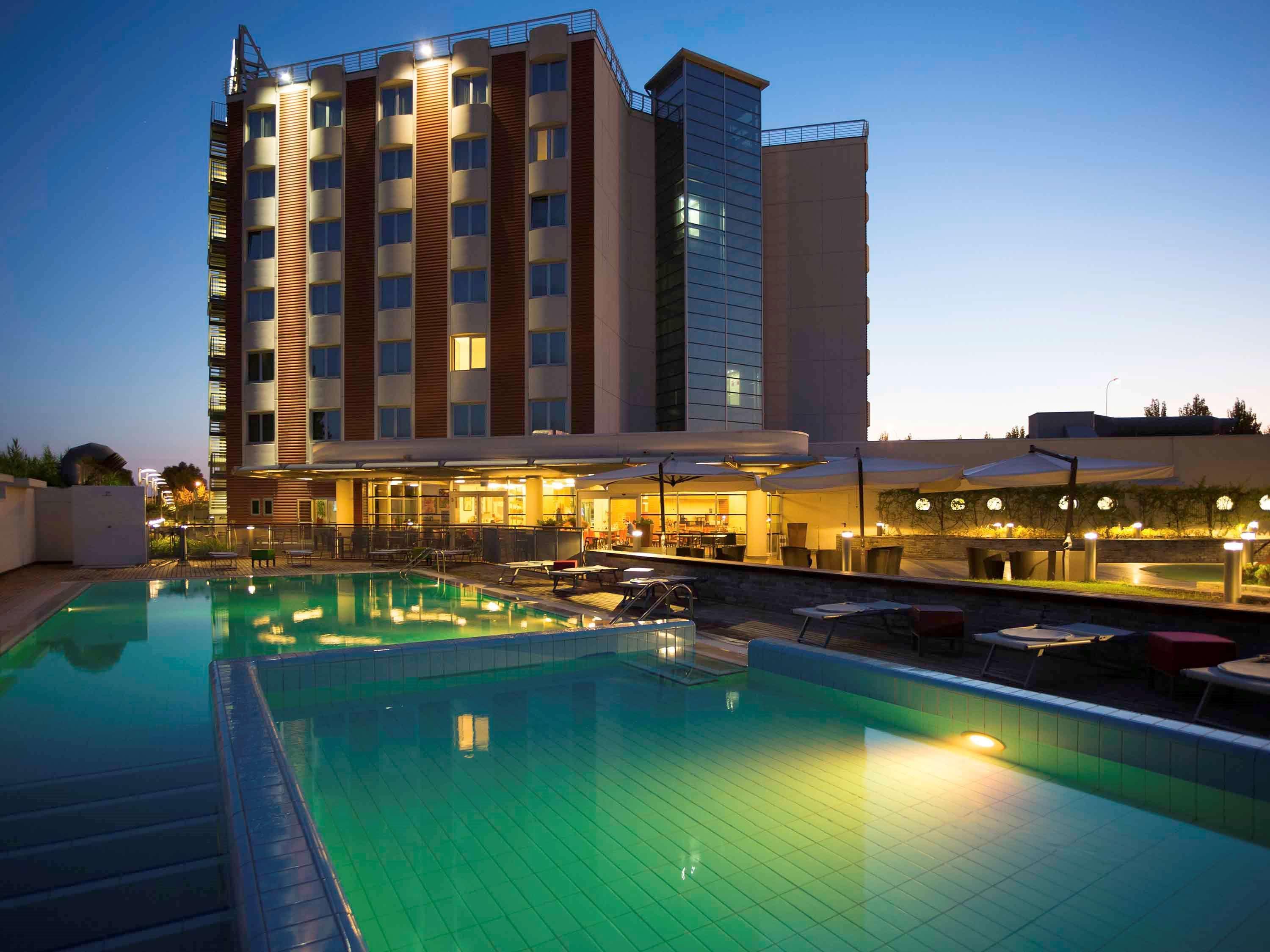 Novotel Salerno Est Arechi Екстер'єр фото