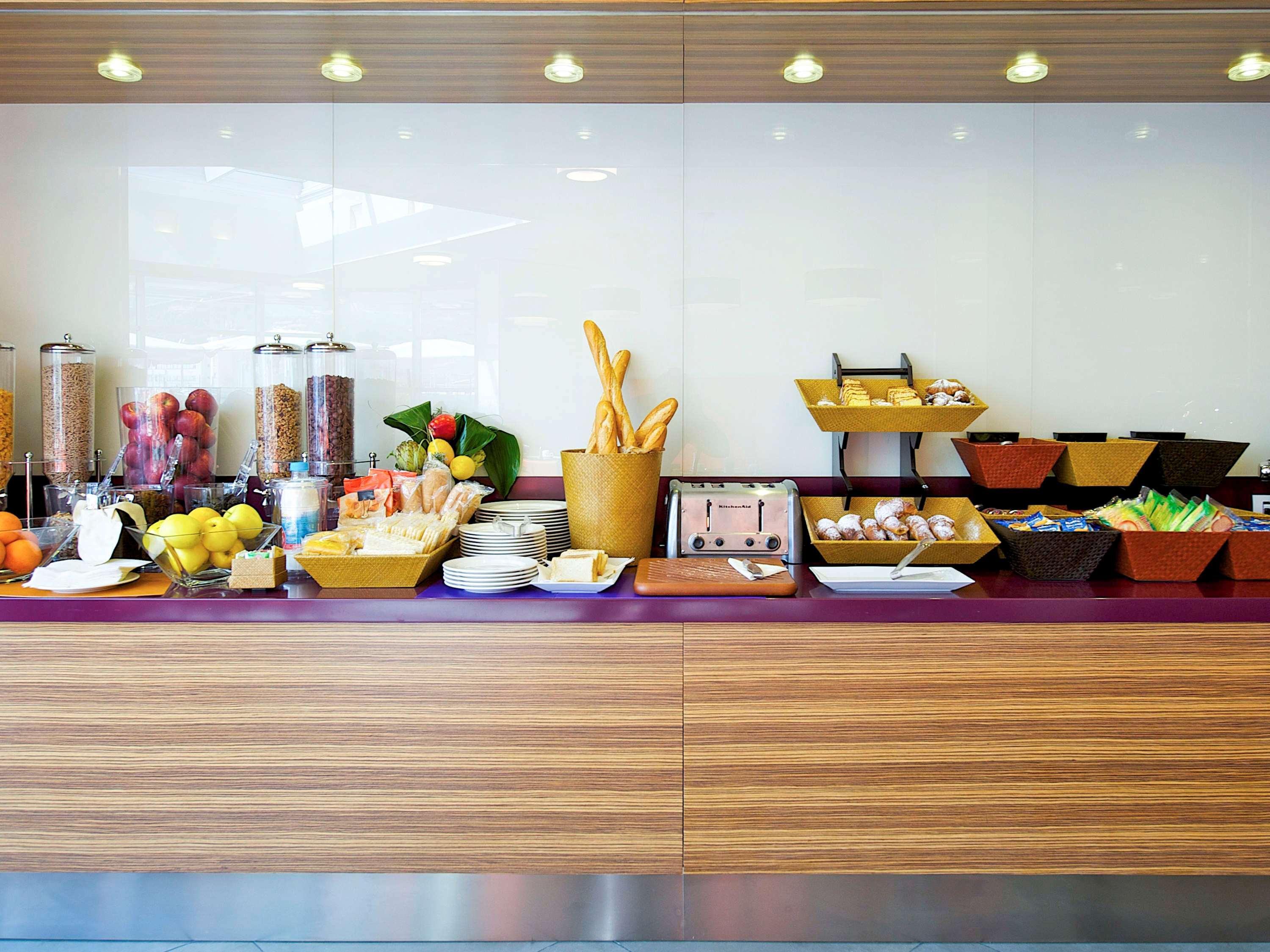 Novotel Salerno Est Arechi Екстер'єр фото