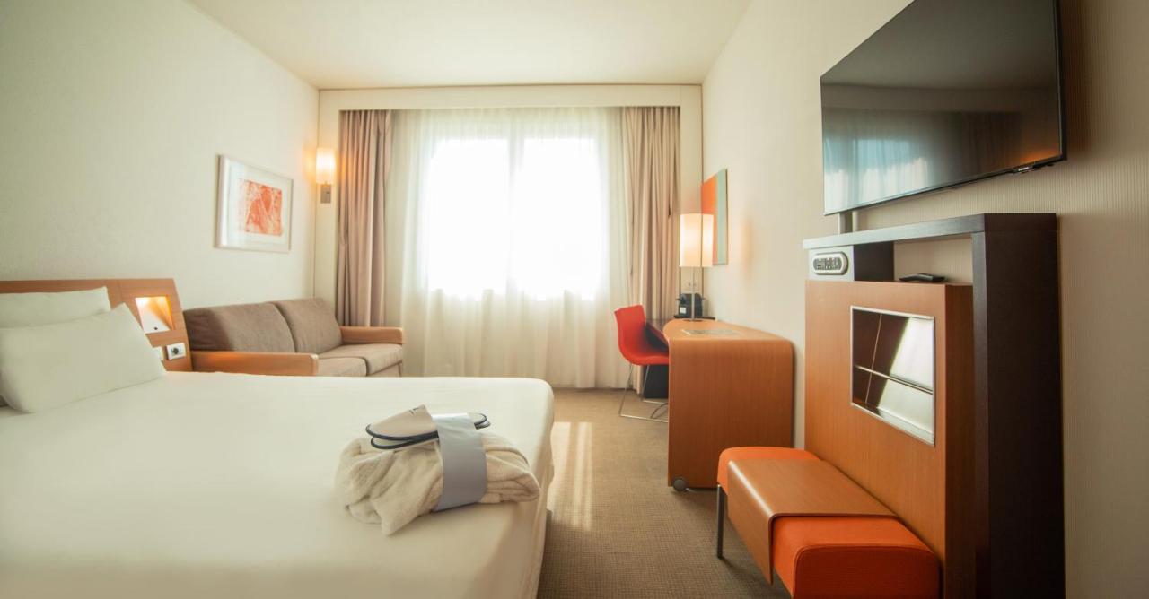 Novotel Salerno Est Arechi Екстер'єр фото