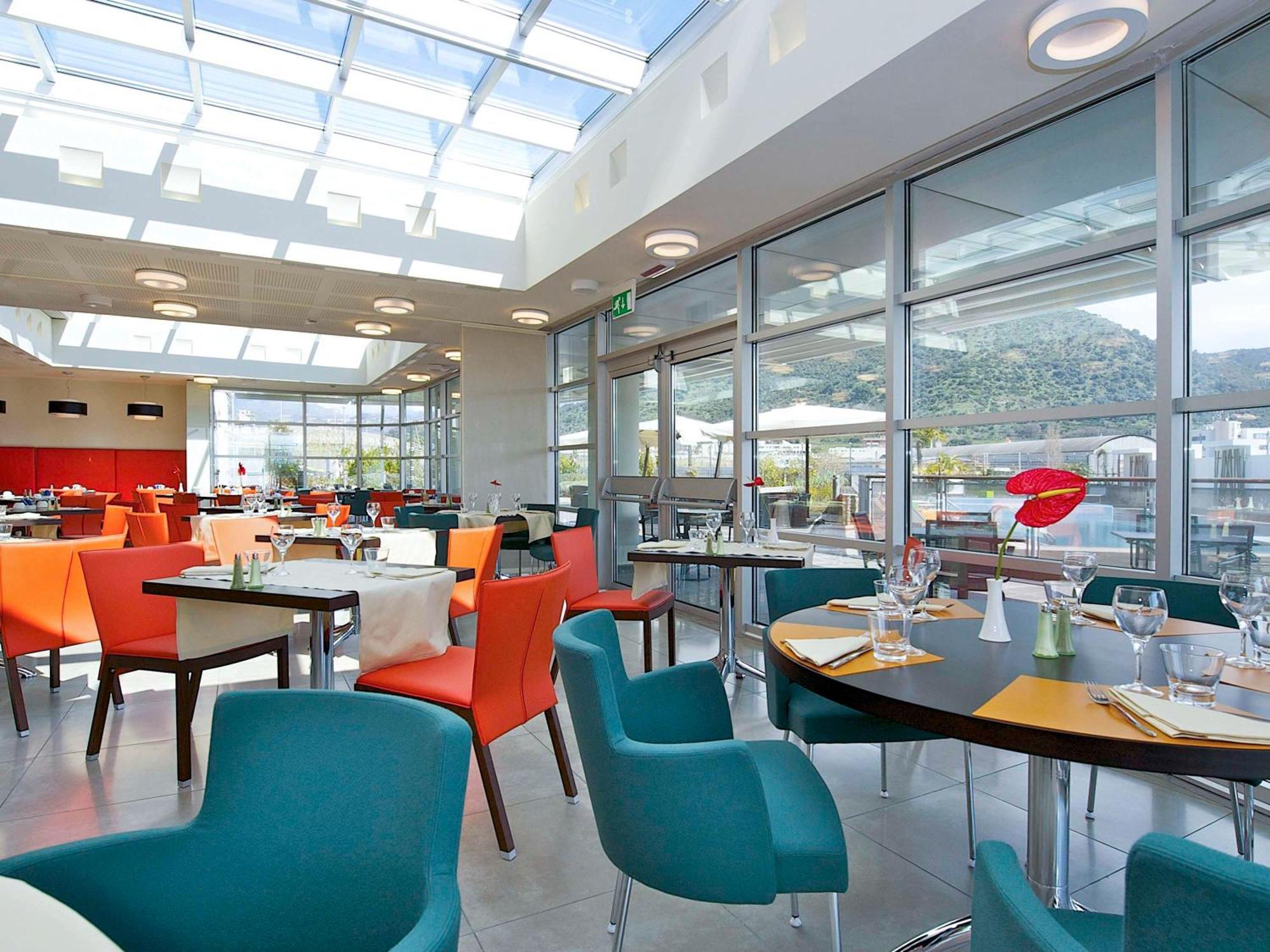 Novotel Salerno Est Arechi Екстер'єр фото