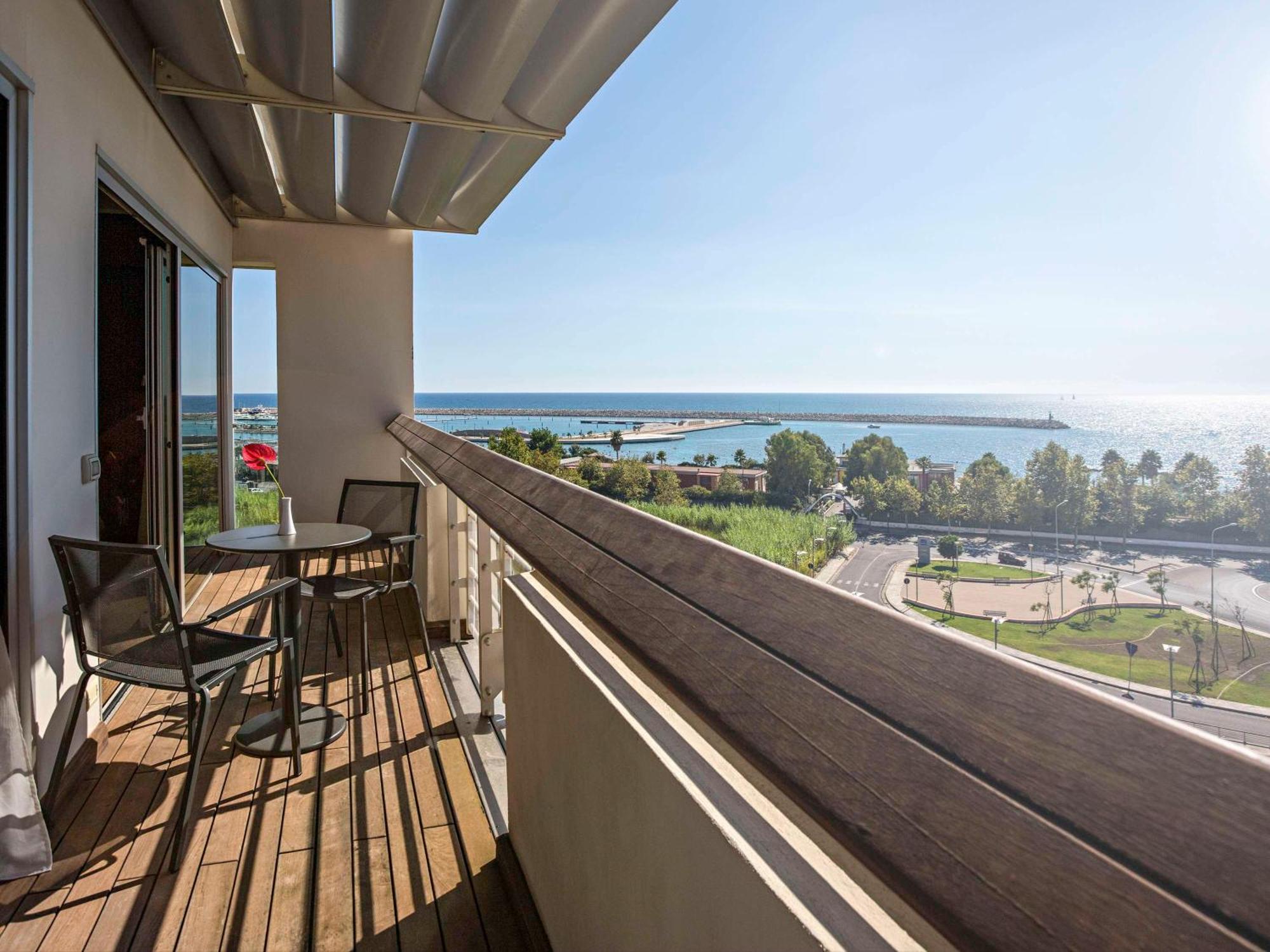 Novotel Salerno Est Arechi Екстер'єр фото
