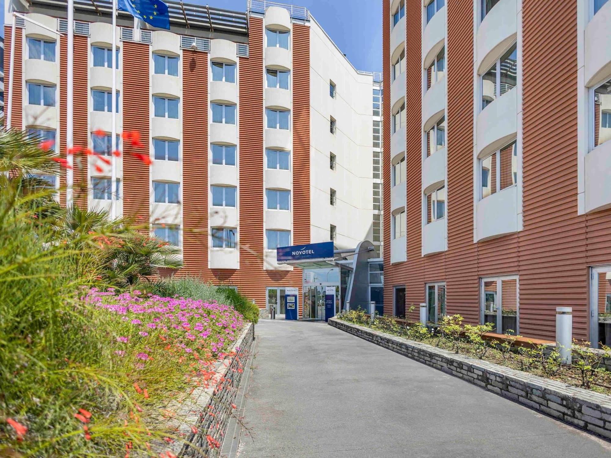 Novotel Salerno Est Arechi Екстер'єр фото