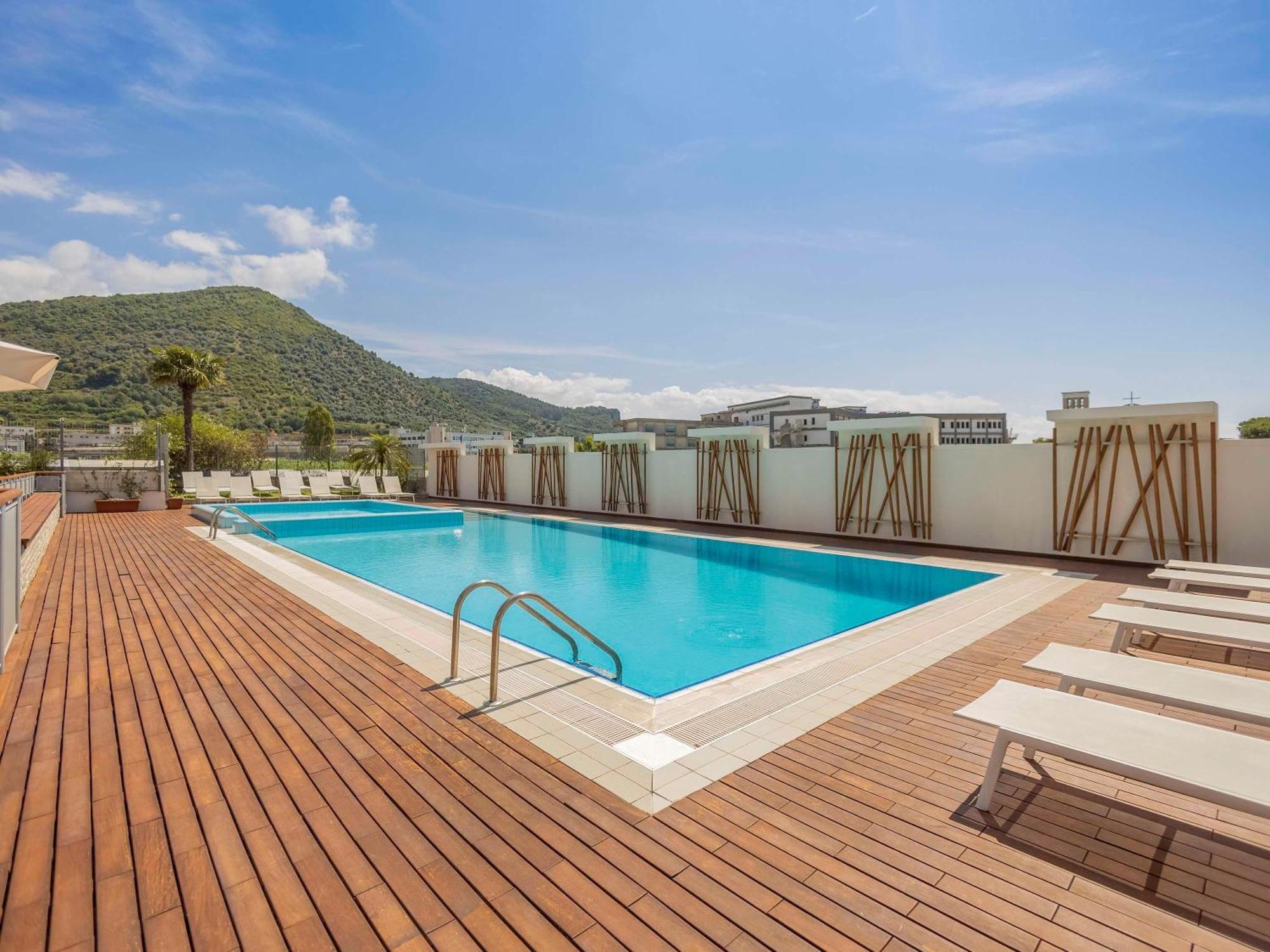 Novotel Salerno Est Arechi Екстер'єр фото