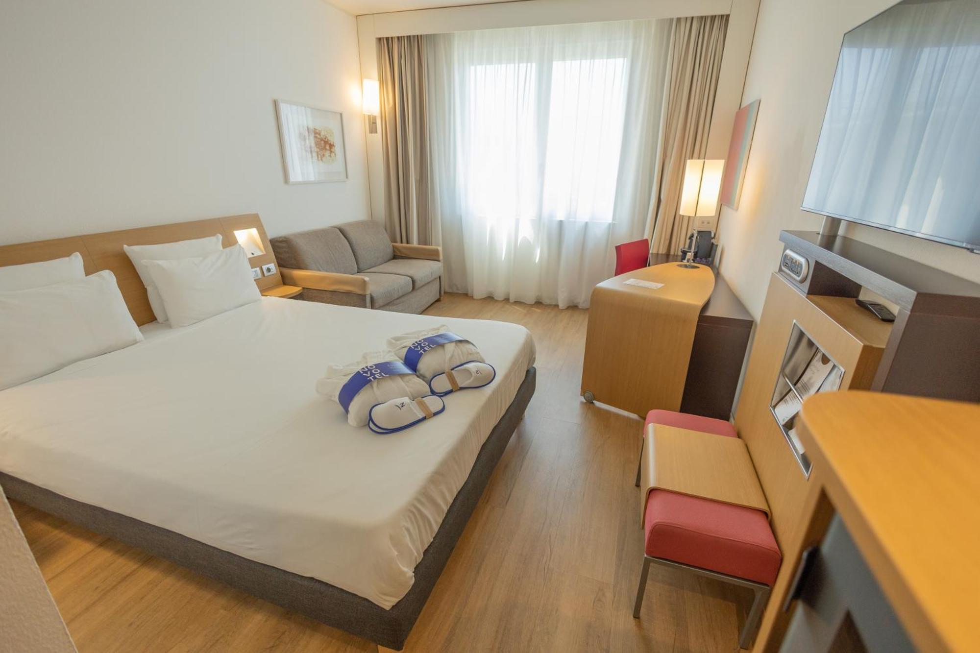 Novotel Salerno Est Arechi Екстер'єр фото