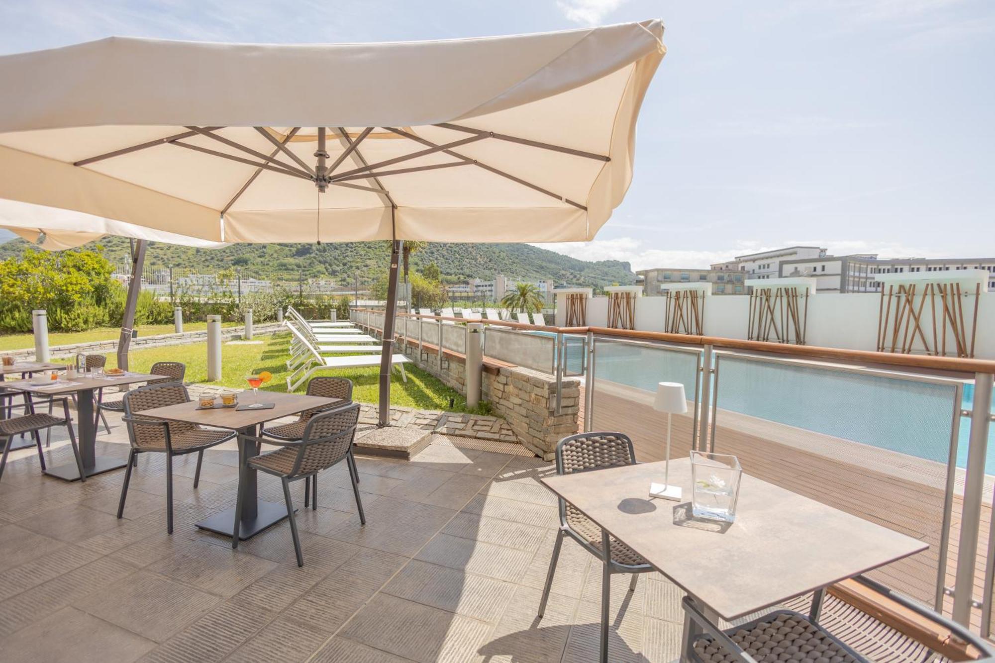 Novotel Salerno Est Arechi Екстер'єр фото